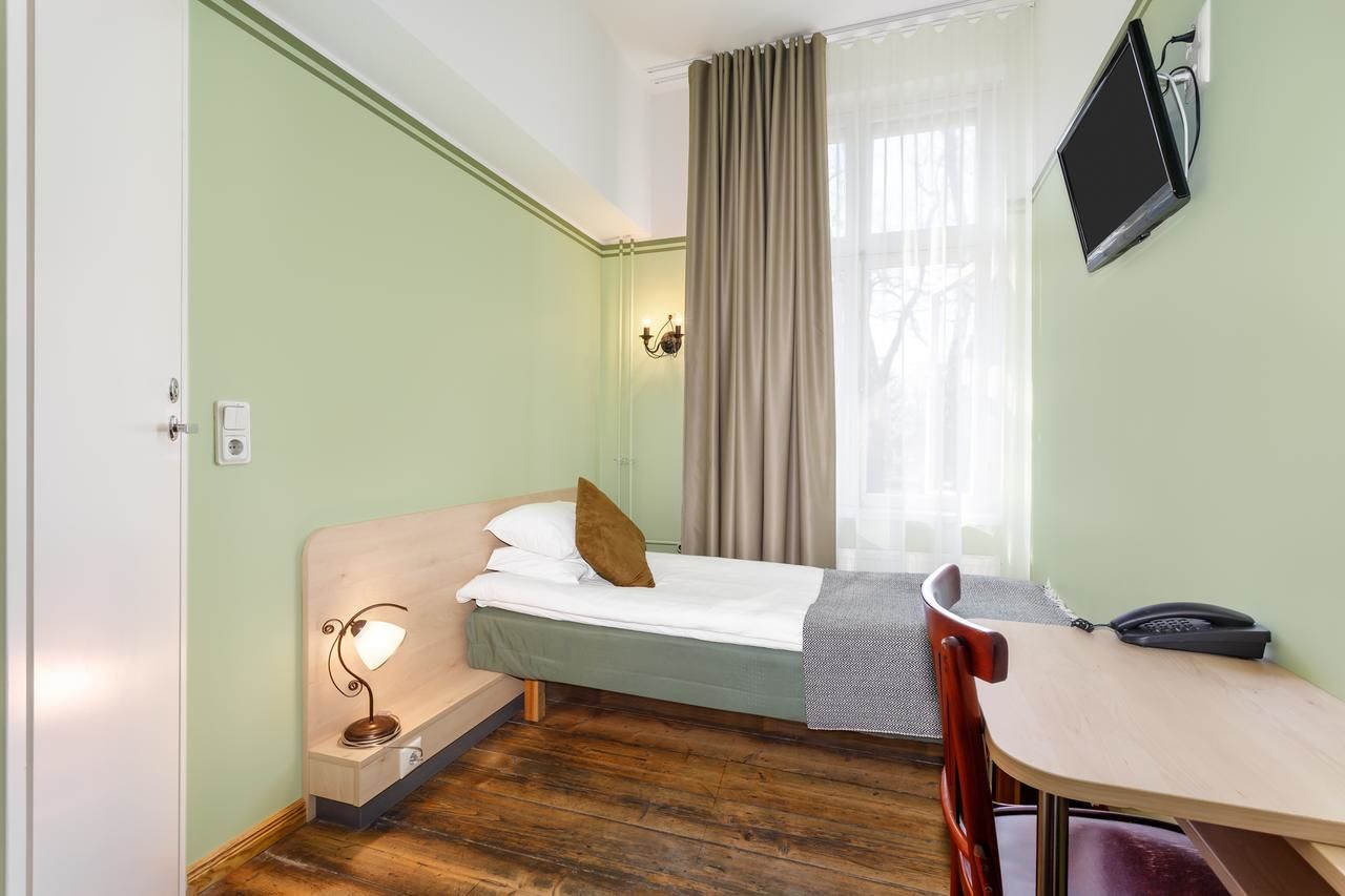 Отель Koidulapark Hotell Пярну