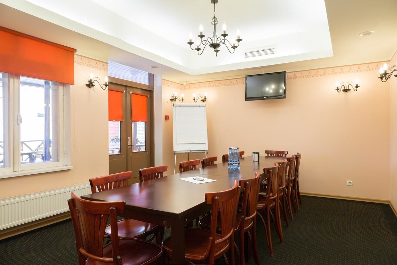 Отель Koidulapark Hotell Пярну-23